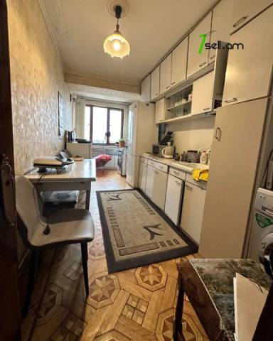 3 սենյականոց բնակարան Ծատուրյան փողոցում, 94 ք.մ., 2 սանհանգույց, 7/12 հարկ, կապիտալ վերանորոգված