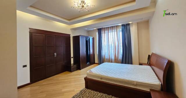 Ընդարձակ 3 սենյականոց բնակարան նորակառույց շենքում Աբովյան փողոցում, 185 ք.մ., 10/14 հարկ