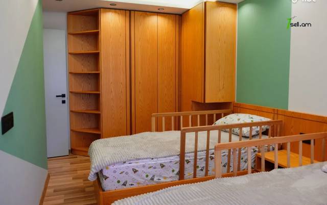 3 սենյականոց բնակարան Դավիթ Անհաղթի փողոցում, 76 ք.մ., 2/4 հարկ, դիզայներական ոճով վերանորոգված