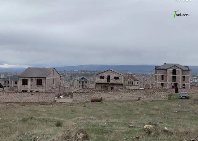 Հողատարածք բնակելի շինությունների համար Ավանում, 800 քմ