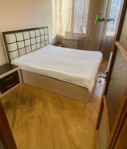 3 սենյականոց բնակարան Էրեբունու փողոցում, 64 քմ, 3/5 հարկ, եվրովերանորոգված, քարե շենք