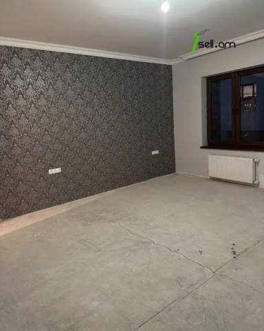 Երեք հարկանի քարե տուն 1-ին փողոցում Զովունիում, 800 ք.մ., 3+ սանհանգույց, կապիտալ վերանորոգված