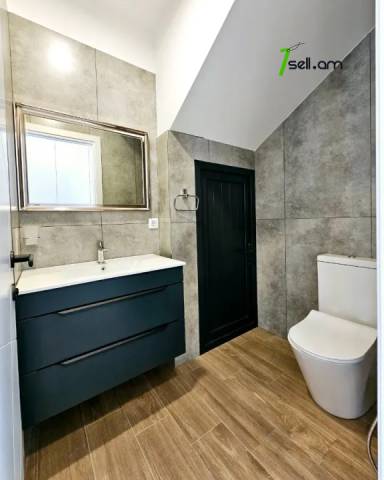 Երկու հարկանի քարե տուն, Վահագնի Թաղամաս Աջափնյակում, 800 ք.մ., 3+ սանհանգույց