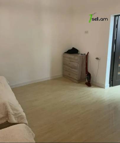 Մեկ հարկանի քարե տուն Նոր-Արեշի 46 փողոցում Էրեբունիում, 500 քմ, եվրովերանորոգված