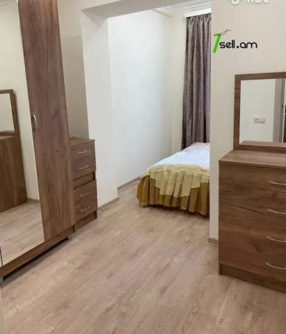 2 սենյականոց բնակարան Վահրամ Փափազյան փողոցում, 47 քմ, 3/5 հարկ, եվրովերանորոգված, քարե շենք