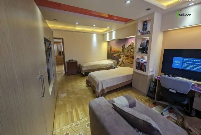 4 սենյականոց բնակարան Պուշկինի փողոցում, 110 քմ, 3/9 հարկ, 2 սանհանգույց, կապիտալ վերանորոգված