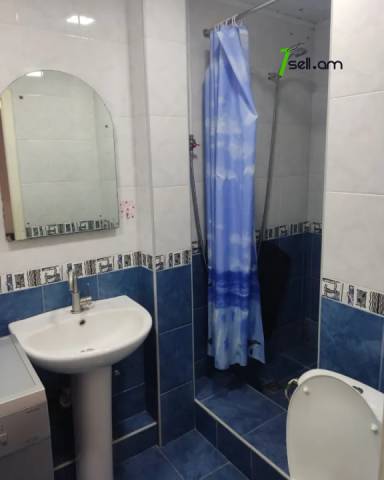 1 սենյականոց բնակարան Եղիշե Թադևոսյան փողոցում, 40 ք.մ., կոսմետիկ վերանորոգում, քարե շենք