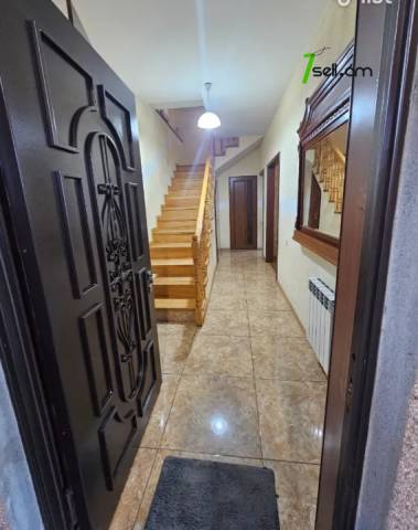 Երկու հարկանի տուն Ֆուչիկի փողոցում Աջափնյակում, 106 քմ, 2 սանհանգույց, կապիտալ վերանորոգված