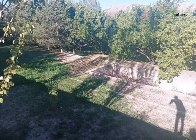 Հողատարածք բնակելի շինությունների համար Աբովյանում, 2100 ք.մ.