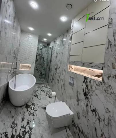 3 սենյականոց բնակարան նորակառույց շենքում Օրբելի եղբայրների փողոցում, 85 ք.մ., 2 սանհանգույց