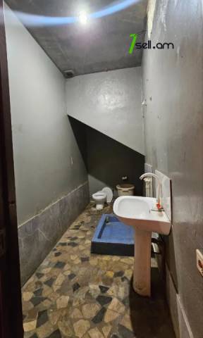 Բազմաֆունկցիոնալ գույք Արին Բերդի փողոցում Շենգավիթում, 140 քմ