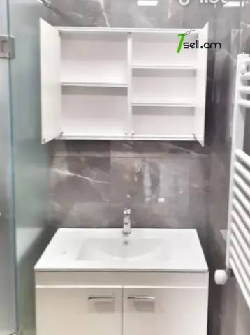 4 սենյականոց բնակարան Սևակի փողոցում, 75 ք.մ., 3/5 հարկ, դիզայներական ոճով վերանորոգված, քարե շենք
