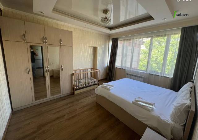 4 սենյականոց բնակարան Սայաթ-Նովայի պողոտայում, 86 քմ, 4/7 հարկ, 2 սանհանգույց, կապիտալ վերանորոգված