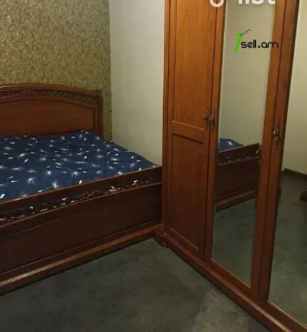 Երեք հարկանի քարե տուն, 30-я улица Нор Ареша Էրեբունիում, 300 քմ, 2 սանհանգույց, եվրովերանորոգված