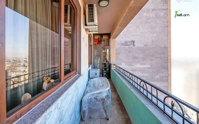 3 սենյականոց բնակարան նորակառույց շենքում Սասնա Ծռերի փողոցում, 67 ք.մ., բարձր առաստաղներ