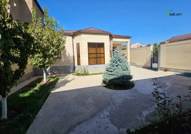 Մեկ հարկանի քարե տուն, Գ-1 թաղամաս Աջափնյակում, 500 ք.մ., 3+ սանհանգույց