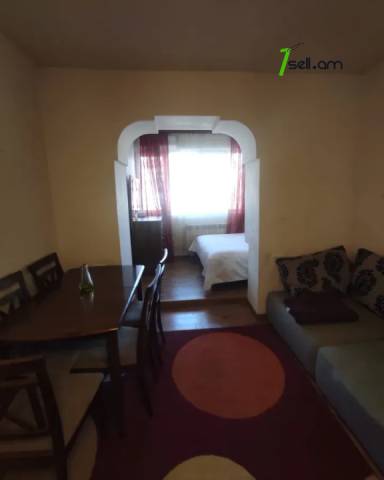 2 սենյականոց բնակարան Կոմիտասի պողոտայում, 45 ք.մ., կոսմետիկ վերանորոգում, քարե շենք