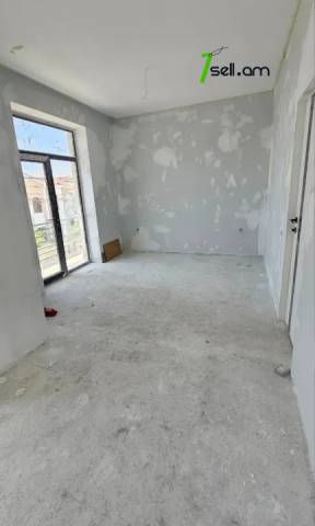 Երկու հարկանի քարե տուն Բագրևանդի 17-րդ փողոցում Նոր Նորքում, 180 քմ, 2 սանհանգույց