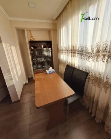 3 սենյականոց բնակարան Մարշալ Բաղրամյան պողոտայում, 86 ք.մ., նախավերջին հարկ, կապիտալ վերանորոգված