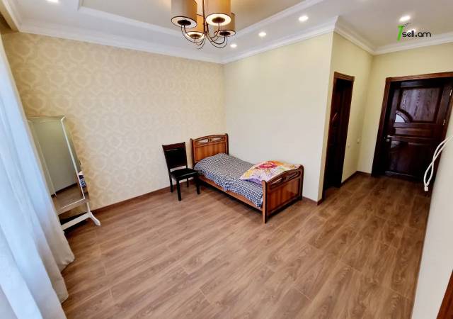 Չորս հարկանի տուն Առինջի 21-րդ փողոցում Առինջում, 950 ք.մ., 3+ սանհանգույց