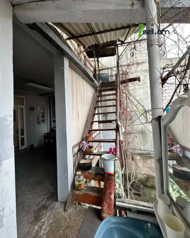 Մեկ հարկանի քարե տուն Քեռու փողոցում Արաբկիրում, 520 ք.մ.