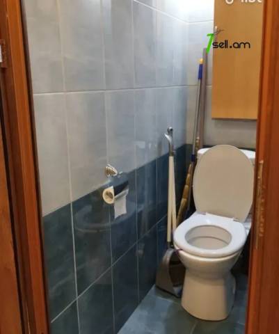 3 սենյականոց բնակարան Դավիթ Բեկի փողոցում, 80 ք.մ., նախավերջին հարկ, եվրովերանորոգված, քարե շենք