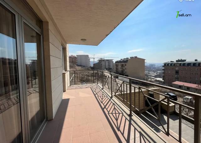 4 սենյականոց բնակարան նորակառույց շենքում Վերին Անտառային փողոցում, 176 ք.մ., 3+ սանհանգույց