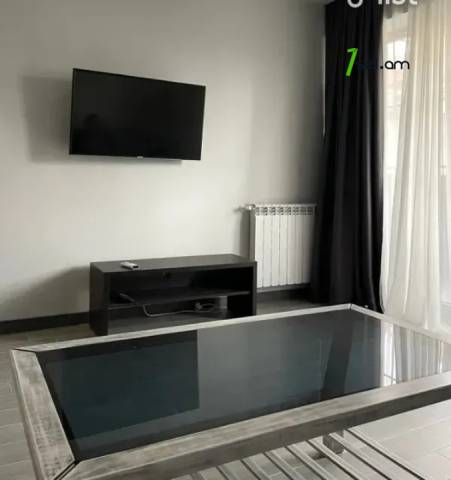 2 սենյականոց բնակարան Մաշտոցի պողոտայում, 60 ք.մ., նախավերջին հարկ, բարձր առաստաղներ