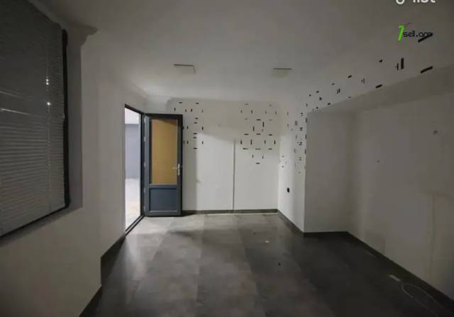 Բազմաֆունկցիոնալ գույք Բայրոնի փողոցում կենտրոնում, 190 ք.մ.