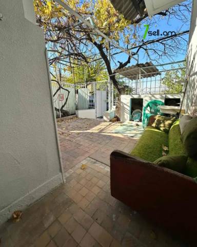 Մեկ հարկանի քարե տուն Սարի Թաղ 1-ին փողոցում կենտրոնում, 205 ք.մ., կոսմետիկ վերանորոգում