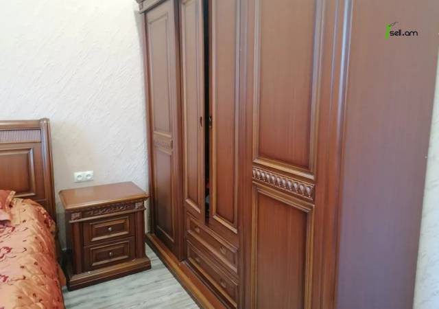 Մեկ հարկանի քարե տուն Էրեբունու փողոցում Էրեբունիում, 450 ք.մ., կապիտալ վերանորոգված