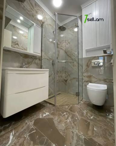 2 սենյականոց բնակարան Տիգրան Մեծի պողոտայում, 53 ք.մ., դիզայներական ոճով վերանորոգված, քարե շենք