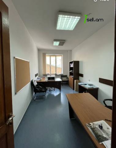 Գրասենյակային տարածք Պարոնյան փողոցում կենտրոնում, 95 քմ