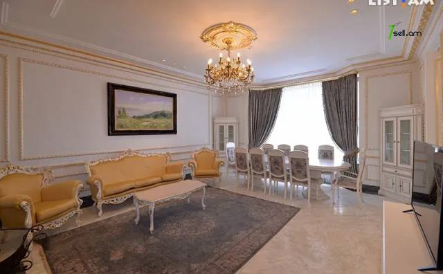 Երեք հարկանի քարե տուն Բաբայան փողոցում Արաբկիրում, 820 քմ, 3+ սանհանգույց, կապիտալ վերանորոգված