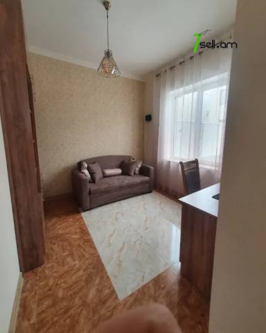 Երկու հարկանի քարե տուն Պարույր Սևակի փողոցում Ավանում, 640 ք.մ., 2 սանհանգույց