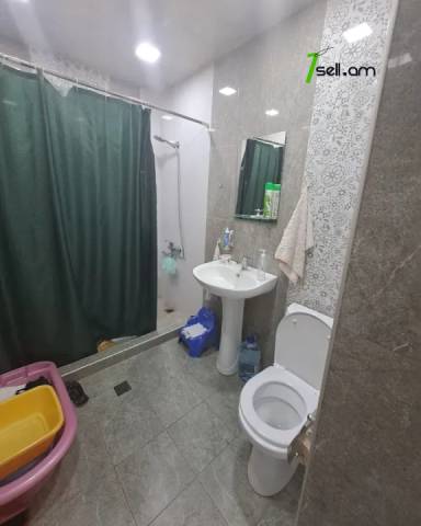 Ընդարձակ 1 սենյականոց բնակարան նորակառույց շենքում Տիգրան Պետրոսյանի փողոցում, 55 ք.մ.