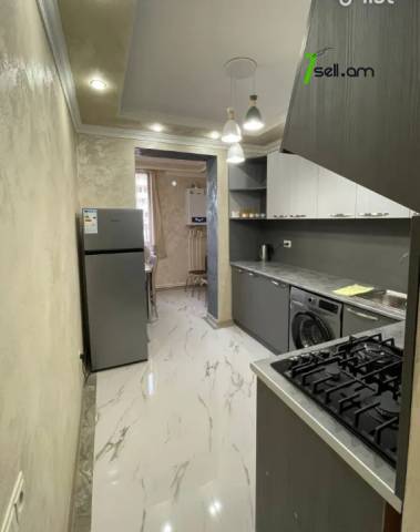 3 սենյականոց բնակարան Բաշինջաղյան փողոցում, 90 ք.մ., 3/5 հարկ, եվրովերանորոգված, քարե շենք