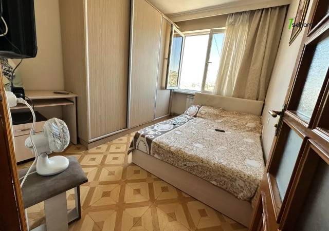 3 սենյականոց բնակարան Ռոստովյան փողոցում, 75 քմ, նախավերջին հարկ, եվրովերանորոգված