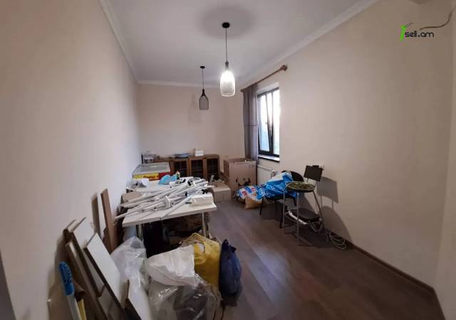 Բազմաֆունկցիոնալ գույք Գյուրջյան փողոցում Նոր Նորքում, 400 ք.մ.