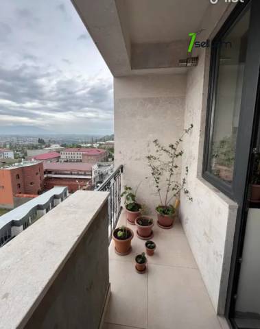 3 սենյականոց բնակարան նորակառույց շենքում Գրիբոյեդով փողոցում, 74 ք.մ., բարձր առաստաղներ, 7/14 հարկ