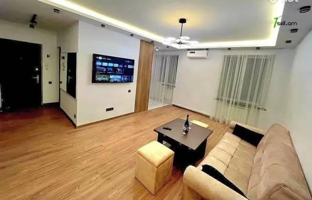 3 սենյականոց բնակարան Արամ Խաչատրյանի փողոցում, 80 քմ, 2/5 հարկ, դիզայներական ոճով վերանորոգված