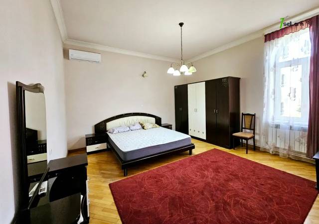 Երկու հարկանի տուն Բագրևանդի 20-րդ փողոցում Նոր Նորքում, 1830 ք.մ., 3+ սանհանգույց