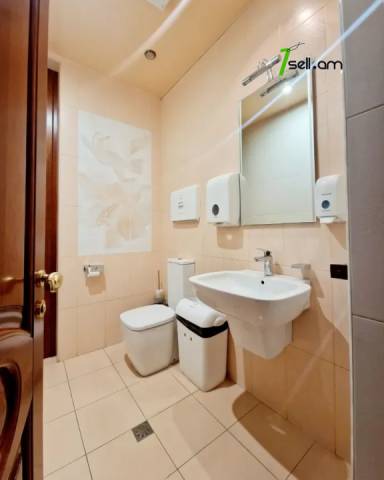 Չորս հարկանի քարե տուն Նաիրի Զարյան փողոցում Արաբկիրում, 600 ք.մ., 3+ սանհանգույց