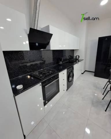 5 սենյականոց բնակարան Նալբանդյան փողոցում, 130 քմ, 1/3 հարկ, եվրովերանորոգված, քարե շենք