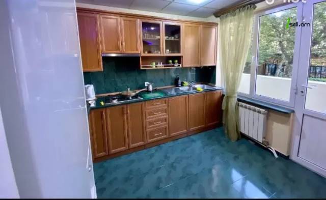 3 սենյականոց բնակարան Մեսրոպ Մաշտոցի պողոտայում, 94 ք.մ., մի քանի պատշգամբ, 2/9 հարկ