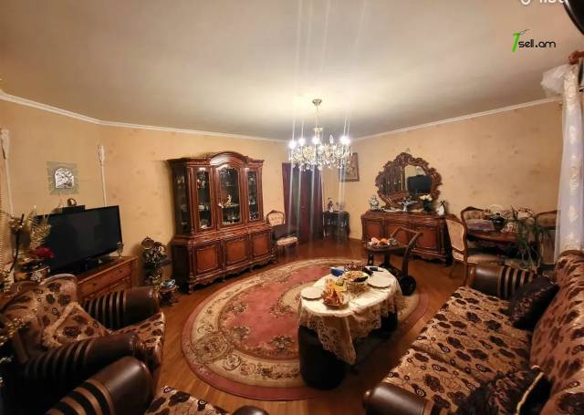 3 սենյականոց բնակարան Առնո Բաբաջանյան փողոցում, 96 ք.մ., նախավերջին հարկ, կապիտալ վերանորոգված