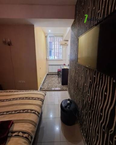 2 սենյականոց բնակարան Եզնիկ Կողբացու փողոցում, 50 ք.մ., 1/11 հարկ, կոսմետիկ վերանորոգում