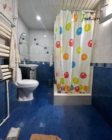 Մեկ հարկանի քարե տուն, Antarayin Street կենտրոնում, 80 քմ, 2 սանհանգույց, կոսմետիկ վերանորոգում