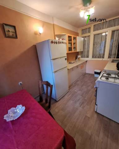 2 սենյականոց բնակարան Պուշկինի փողոցում, 50 ք.մ., 6/9 հարկ, կոսմետիկ վերանորոգում