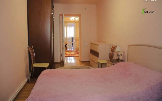 4 սենյականոց բնակարան Դրոյի փողոցում, 96 ք.մ., կապիտալ վերանորոգված, քարե շենք